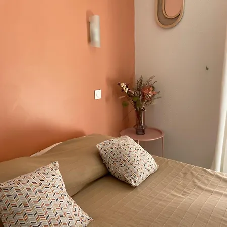 Cascade Apartment *